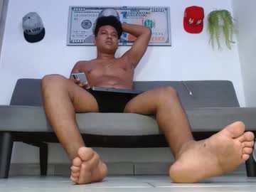 giant feet